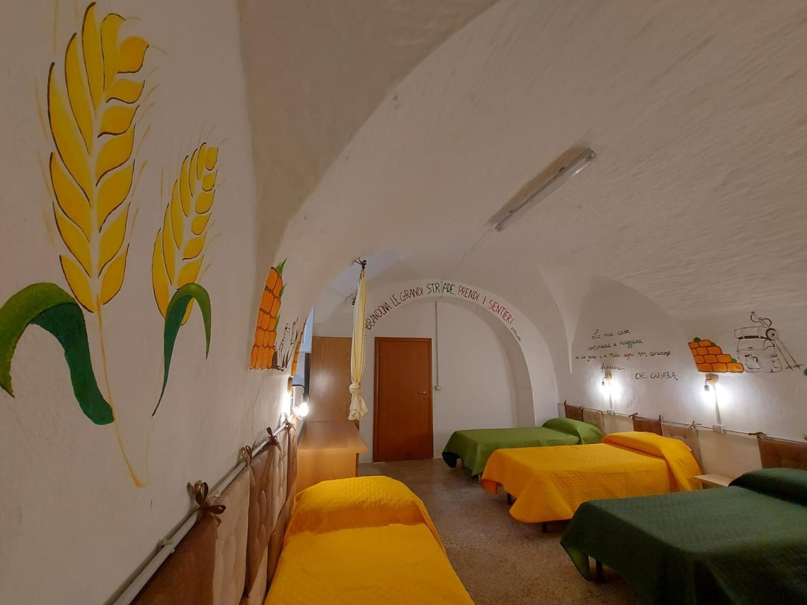 Albergue Lupus In Fabula Miglionico Exterior foto