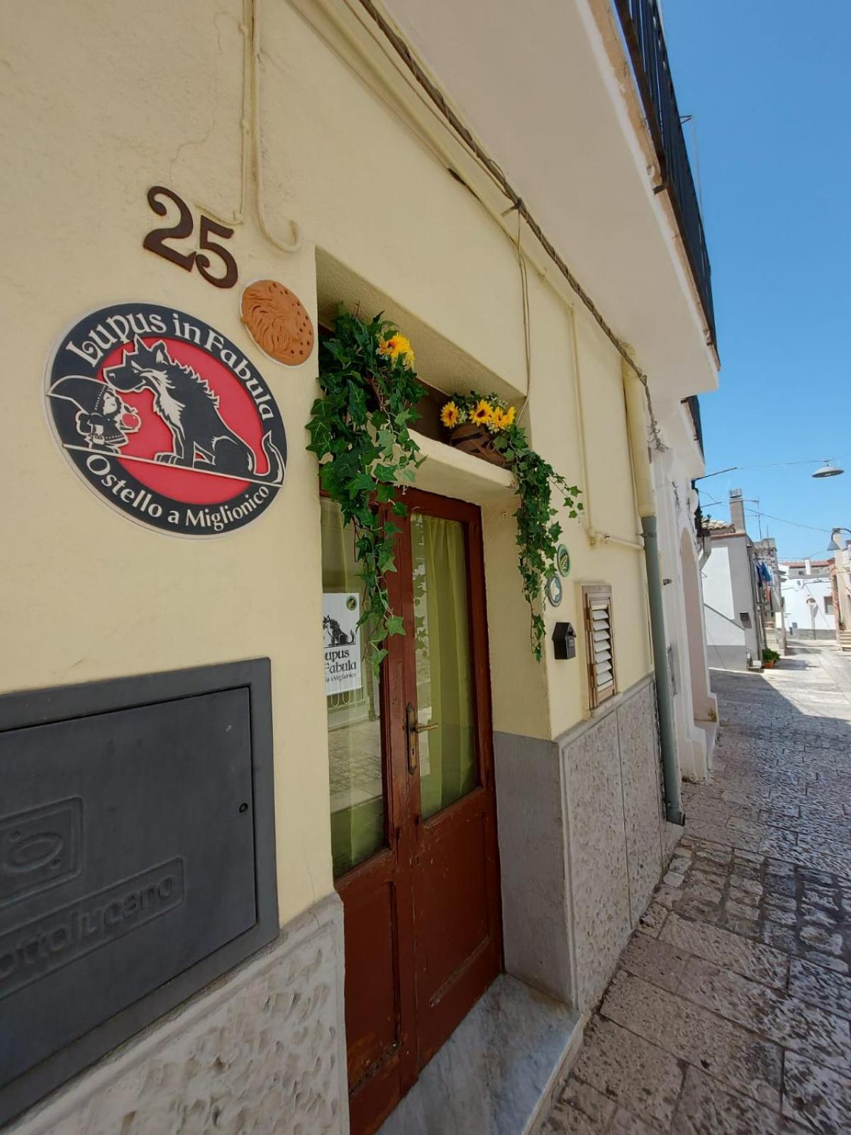 Albergue Lupus In Fabula Miglionico Exterior foto
